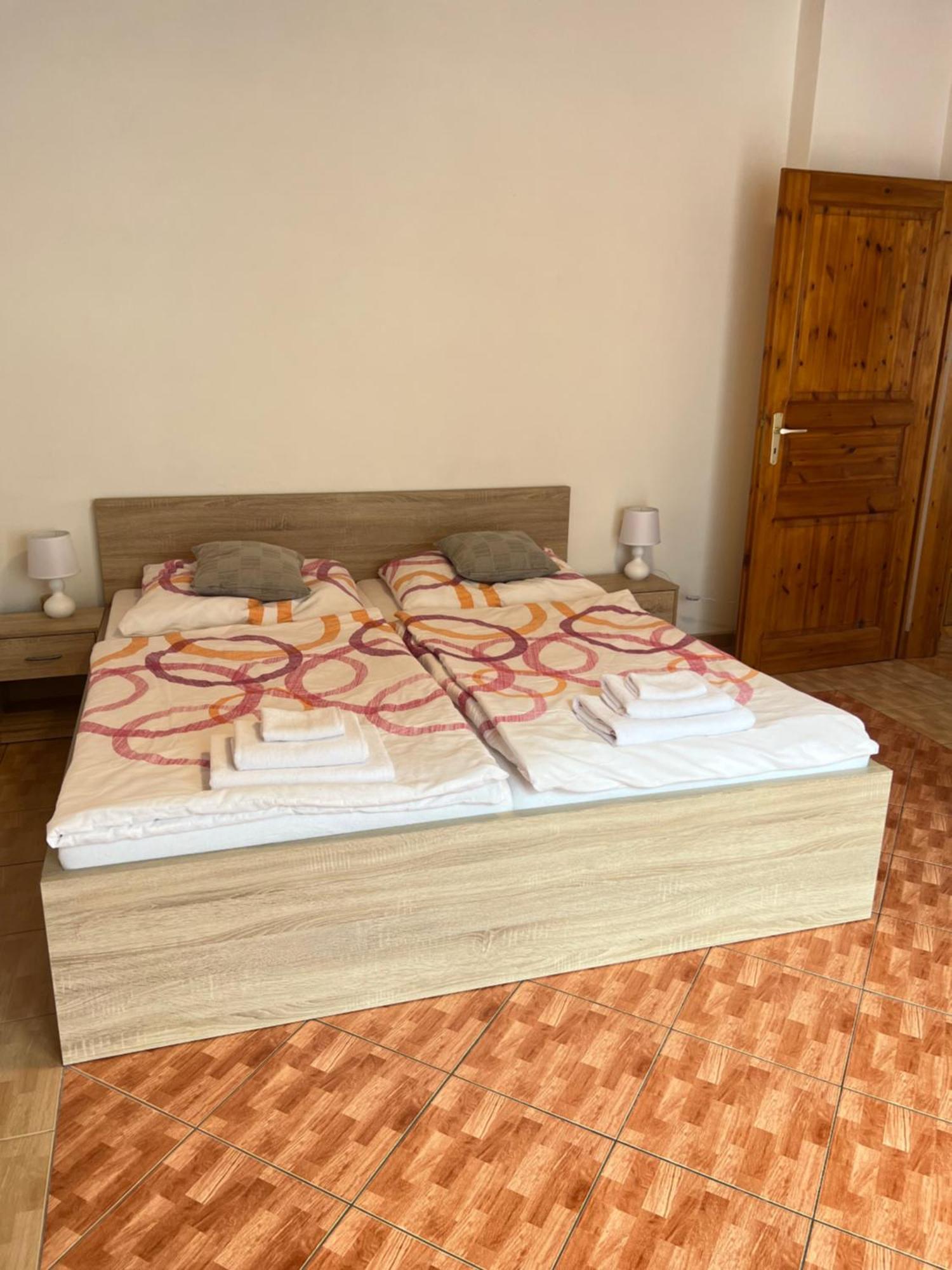 27 Apartmán